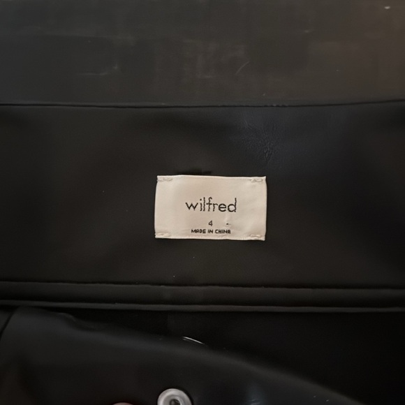 Aritzia Wilfred Black Vegan Leather Straight Leg Pant Size 4 - Picture 4 of 8